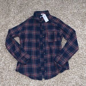 NWT Hollister Women’s Navy and Red Plaid Button-Front Boyfriend Fit Shirt Small